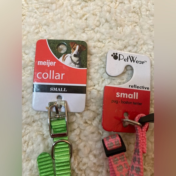 NWT 2 DOG COLLARS RHINESTONE BLING GREEN PAW PRINT PINK - Picture 4 of 6